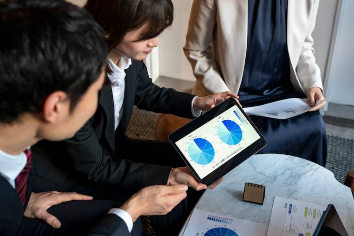 Demand Forecasting Techniques for Small Retailers